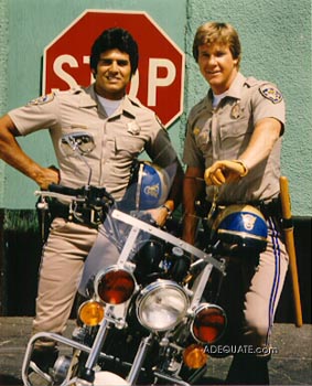 Ponch et Jon, les policiers les plus sympas de la terre !
